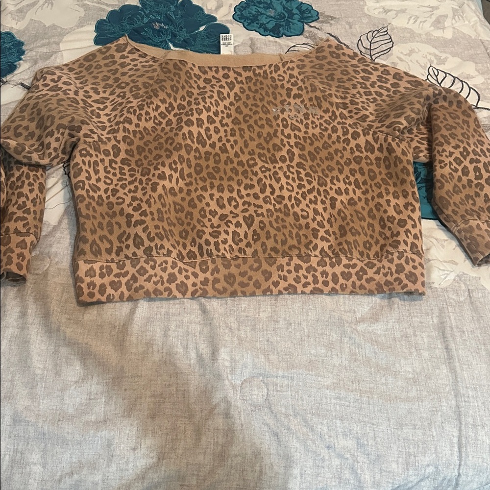 VS PINK Leopard Print Off shoulder Sweatshirt L - Picture 2 of 10